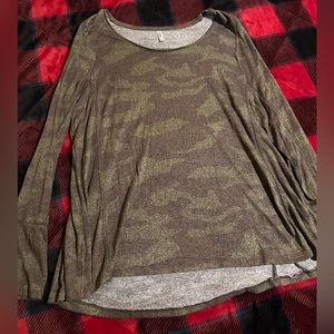 Long sleeve camo top